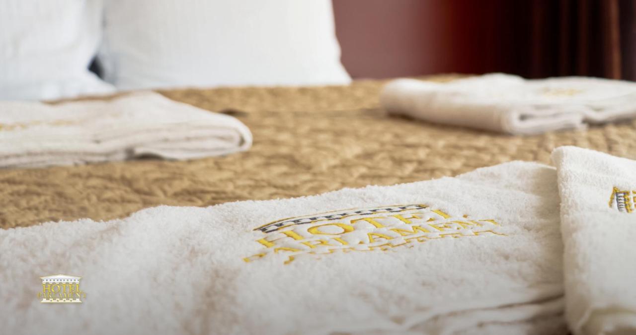 Hotel Parlament Pristina Eksteriør billede
