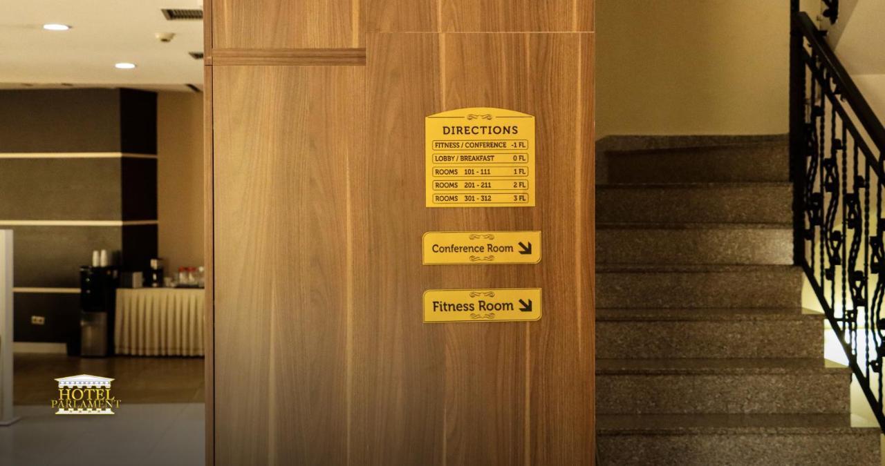 Hotel Parlament Pristina Eksteriør billede