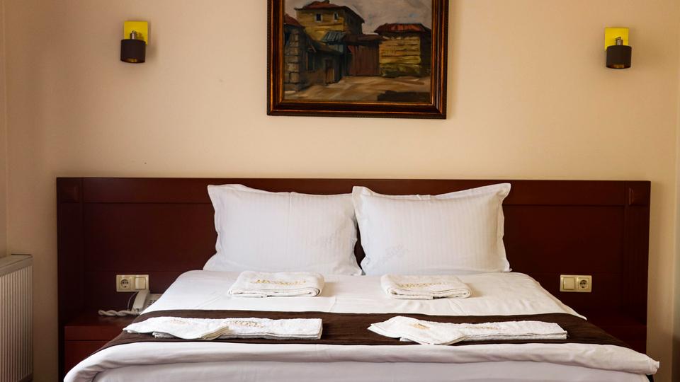 Hotel Parlament Pristina Eksteriør billede